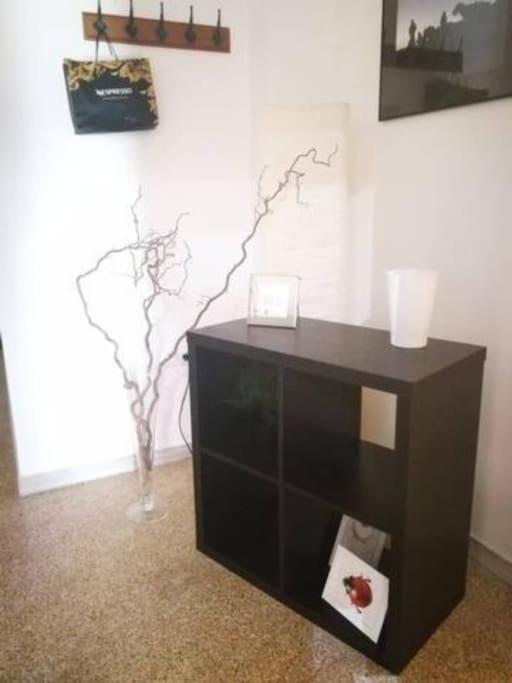 Apartment With Private Patio Atene Esterno foto