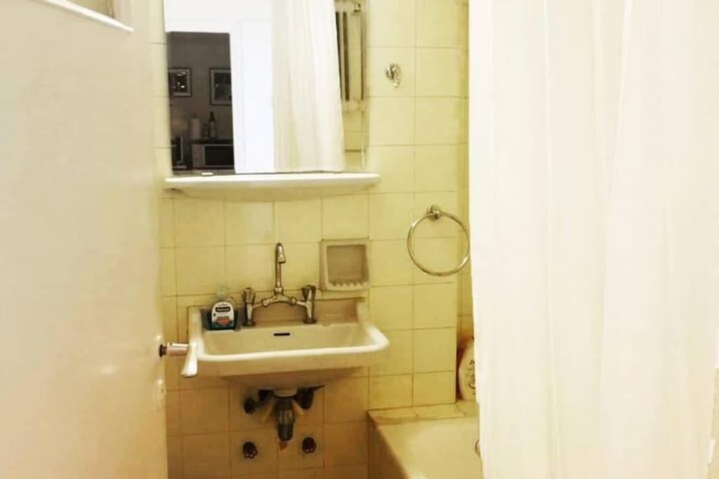 Apartment With Private Patio Atene Esterno foto