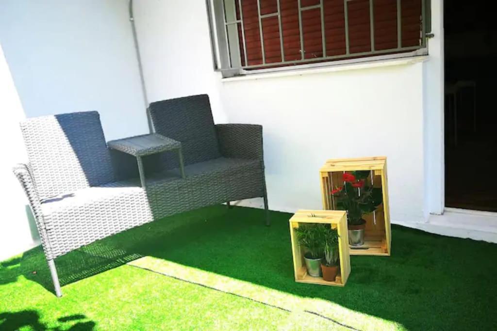 Apartment With Private Patio Atene Esterno foto