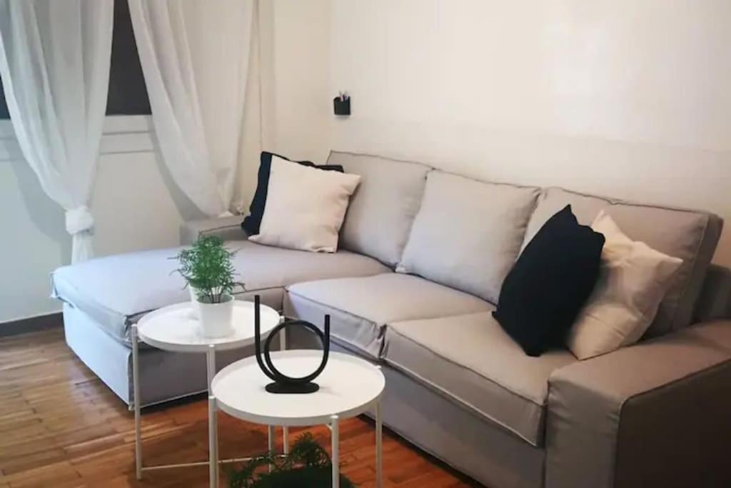 Apartment With Private Patio Atene Esterno foto